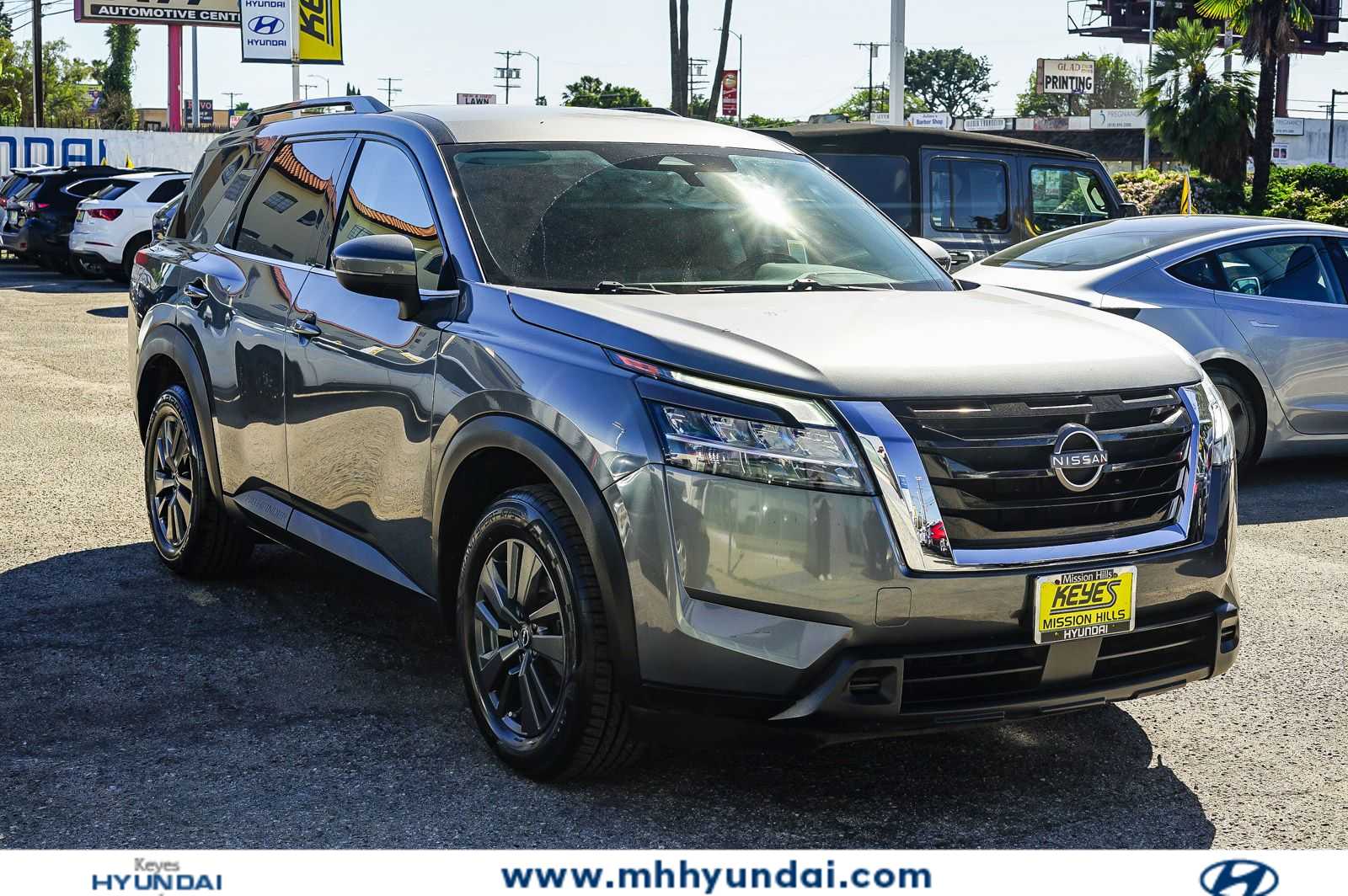 View vehicle photo 6