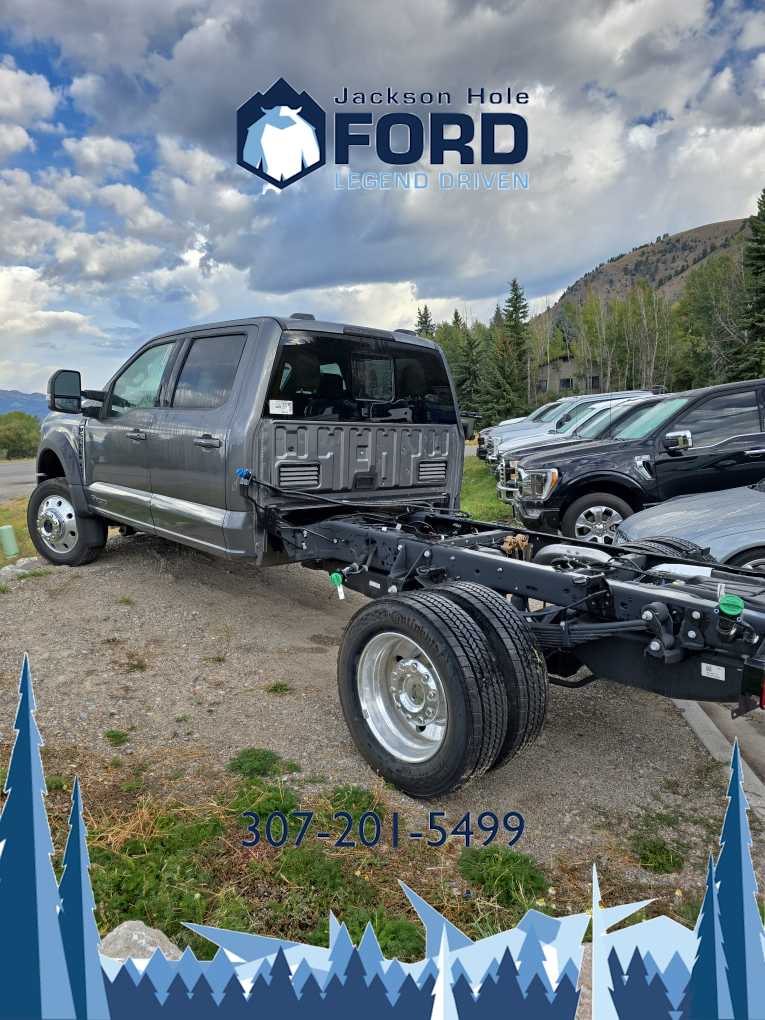 2024 Ford Super Duty F-550 DRW LARIAT 4WD Crew Cab 179 WB 60 CA 6