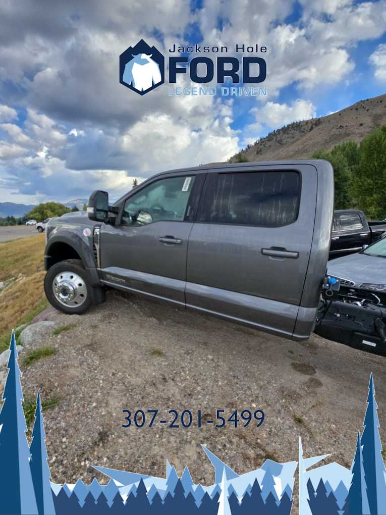 2024 Ford Super Duty F-550 DRW LARIAT 4WD Crew Cab 179 WB 60 CA 8