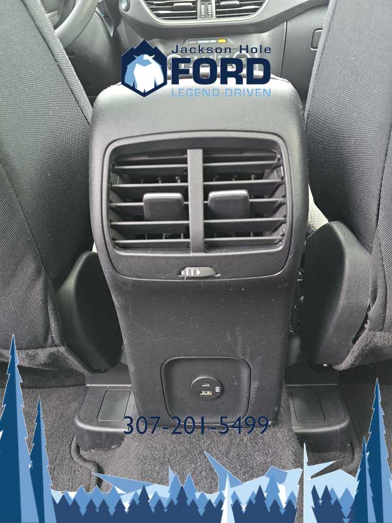 2020 Ford Escape SE 24