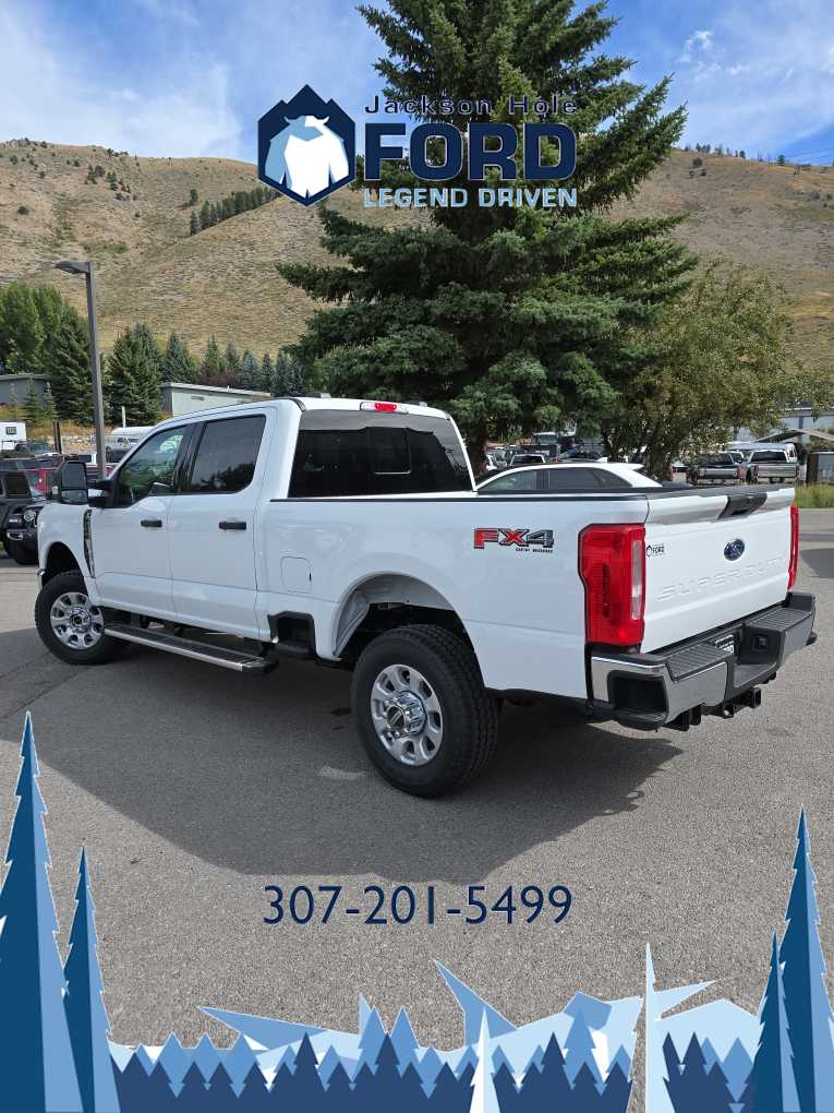 2024 Ford Super Duty F-250 SRW XLT 4WD Crew Cab 6.75 Box 7