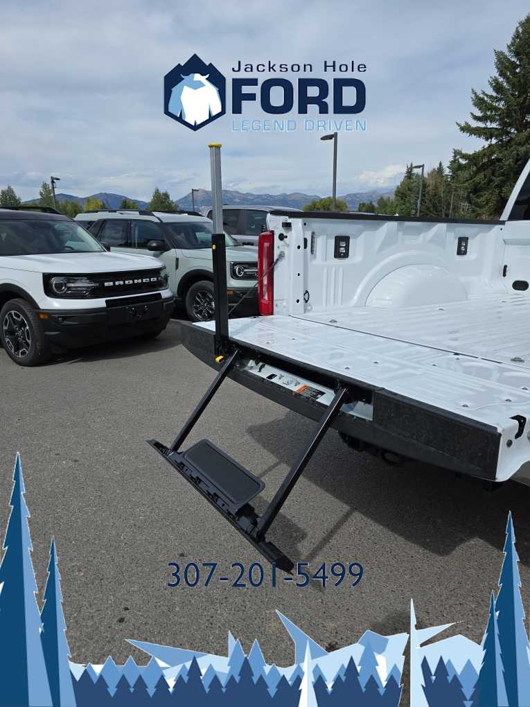 2024 Ford Super Duty F-250 SRW XLT 4WD Crew Cab 6.75 Box 38