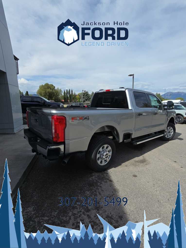 2024 Ford Super Duty F-250 SRW XLT 4WD Crew Cab 6.75 Box 7