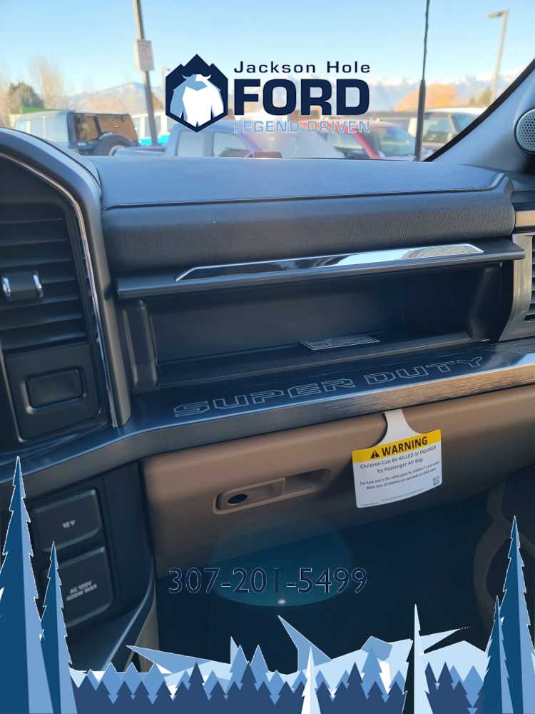 2024 Ford Super Duty F-350 SRW LARIAT 4WD Crew Cab 6.75 Box 27