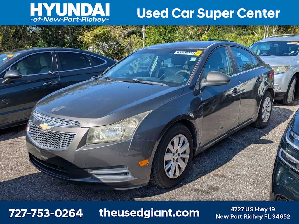 2011 Chevrolet Cruze LS Sedan FWD