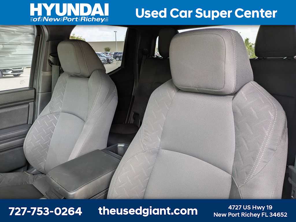 View vehicle photo 7