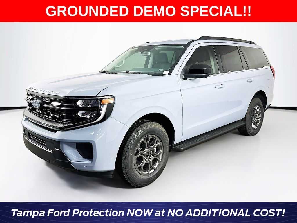 Glacier Gray Metallic Tri-Coat 2026 Ford Expedition SUV / Crossover 4X2 Automatic
