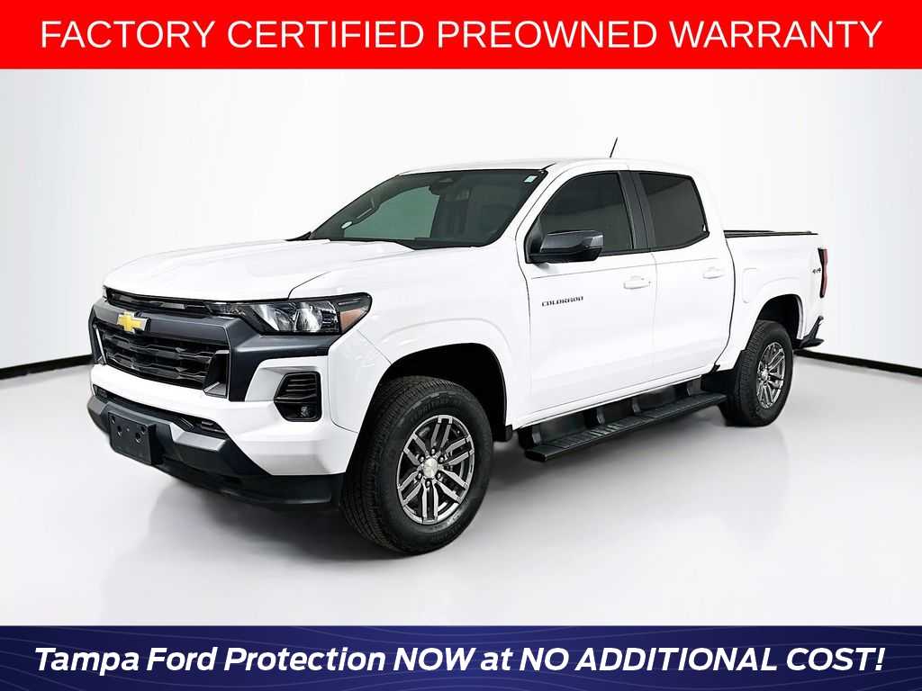 White 2023 Chevrolet Colorado Pickup Truck Four-Wheel Drive 8-Speed Automatic
