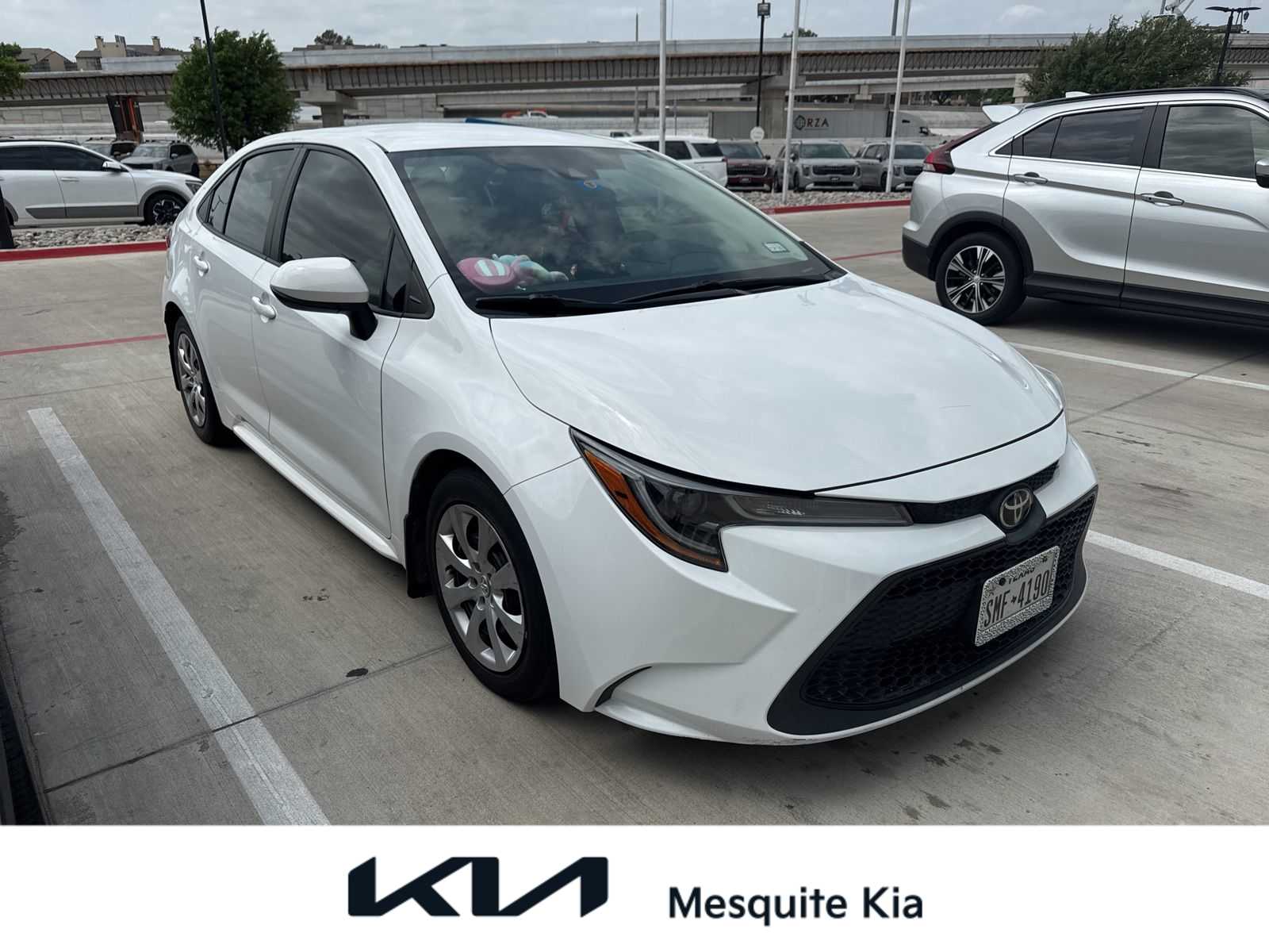 Super White 2020 Toyota Corolla LE FWD Sedan Front-Wheel Drive Continuously Variable Transmission