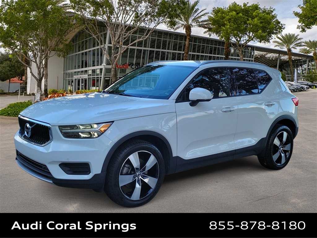 2020 Volvo XC40 T4 Momentum FWD