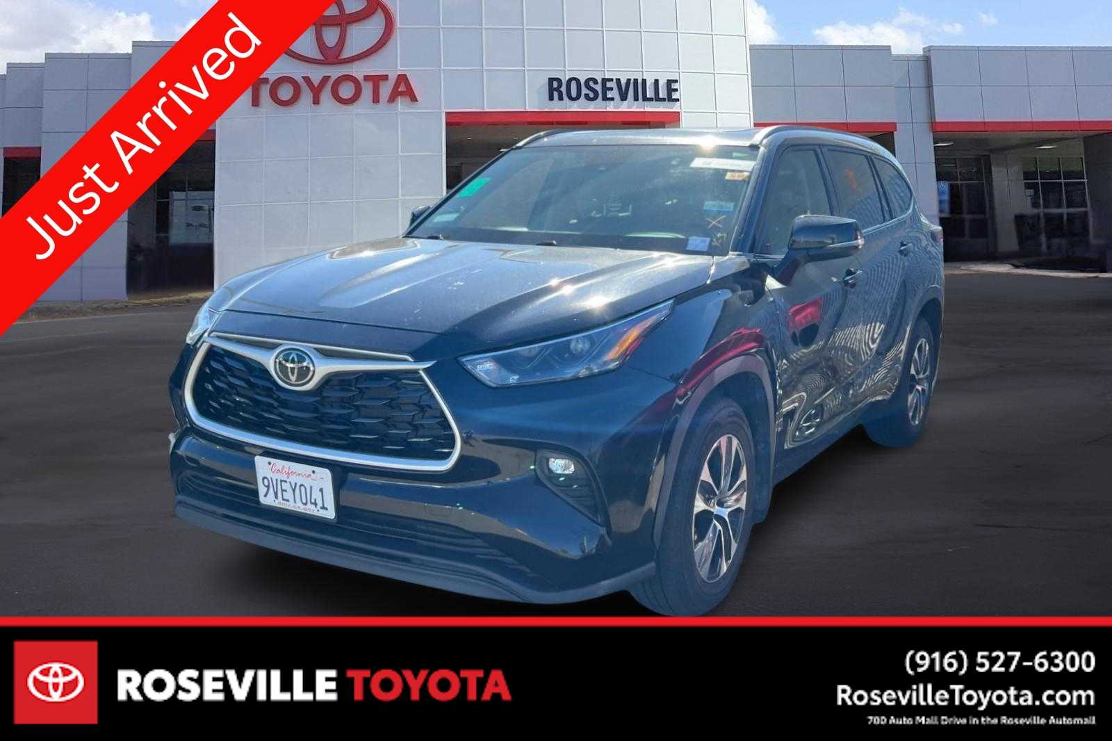 Midnight Black Metallic 2023 Toyota Highlander XLE AWD SUV / Crossover All-Wheel Drive 8-Speed Automatic