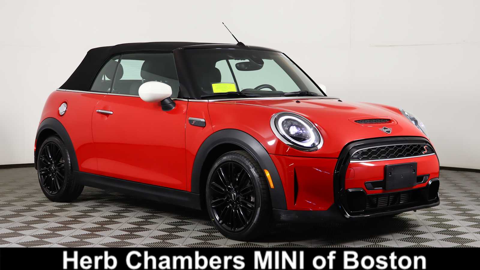 2024 MINI Convertible S's photo