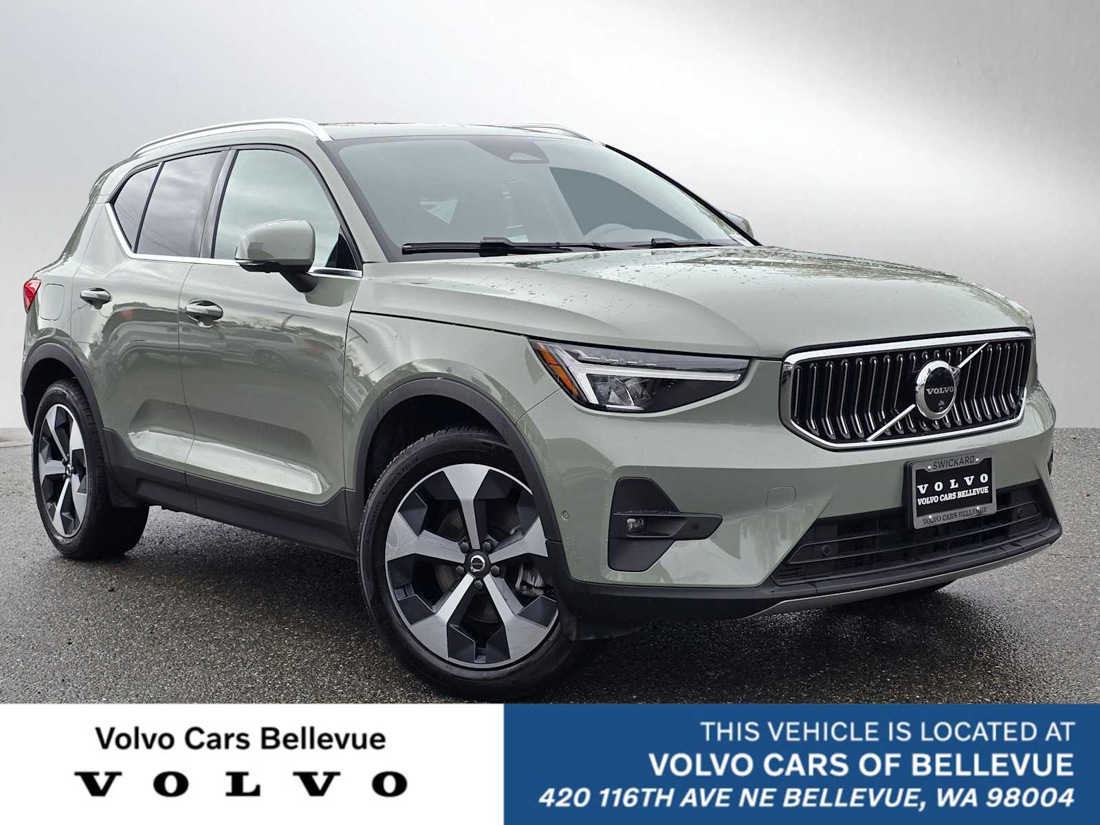 2025 Volvo XC40 B5 Plus Bright Theme AWD