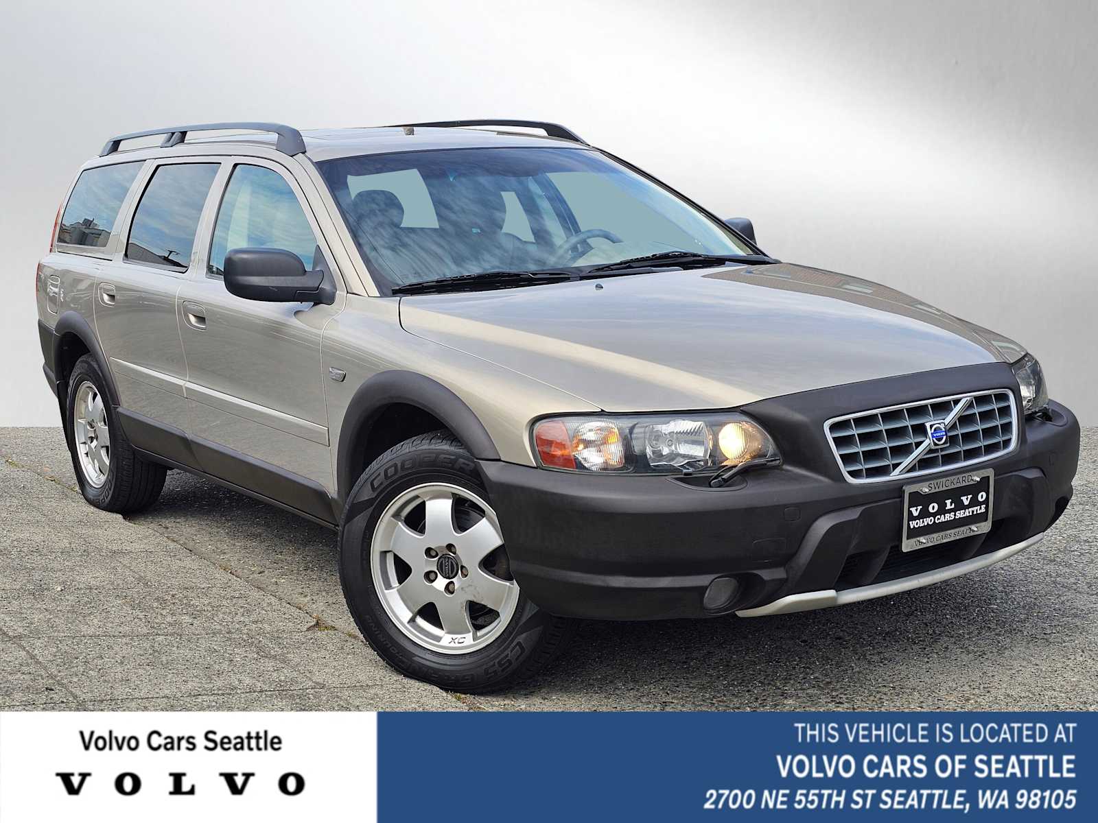 Gold 2004 Volvo XC70 Wagon 5-Speed Automatic