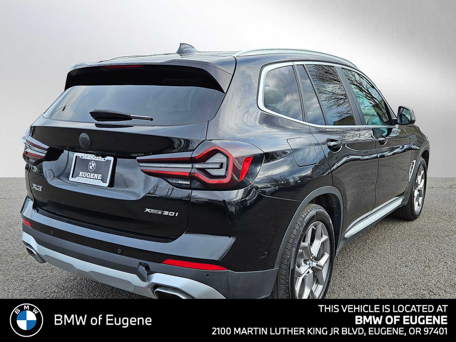 View vehicle photo 3