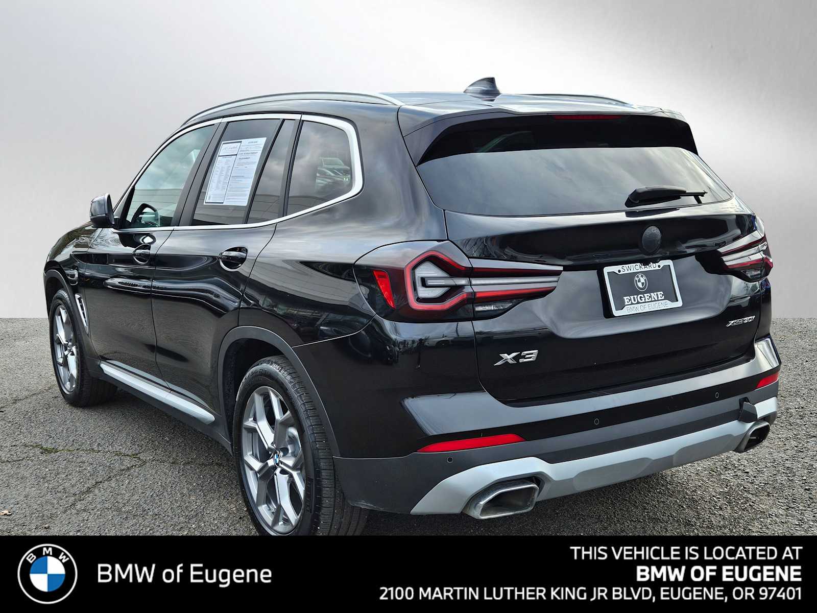 View vehicle photo 5