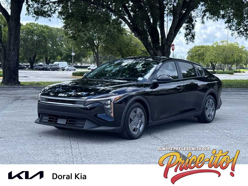 2025 Kia K4 Negro (Aurora Black Pearl) Sedán Tracción delantera Transmisión variable continua
