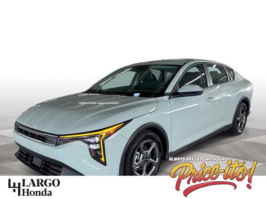 2025 Kia K4 LXS