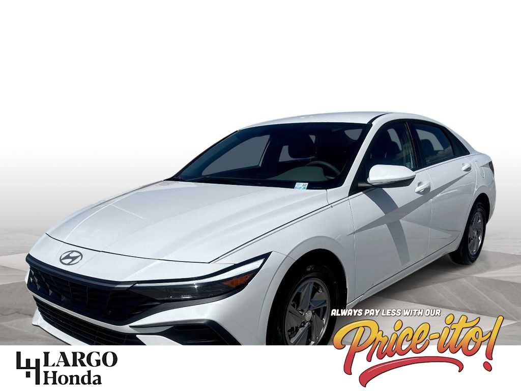 2025 Hyundai Elantra SE