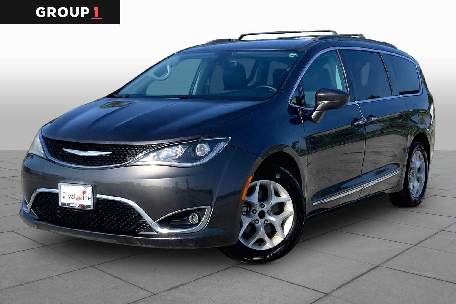 2017 Chrysler Pacifica Touring-L Granite Crystal Metallic Clearcoat at Beck & Masten Kia