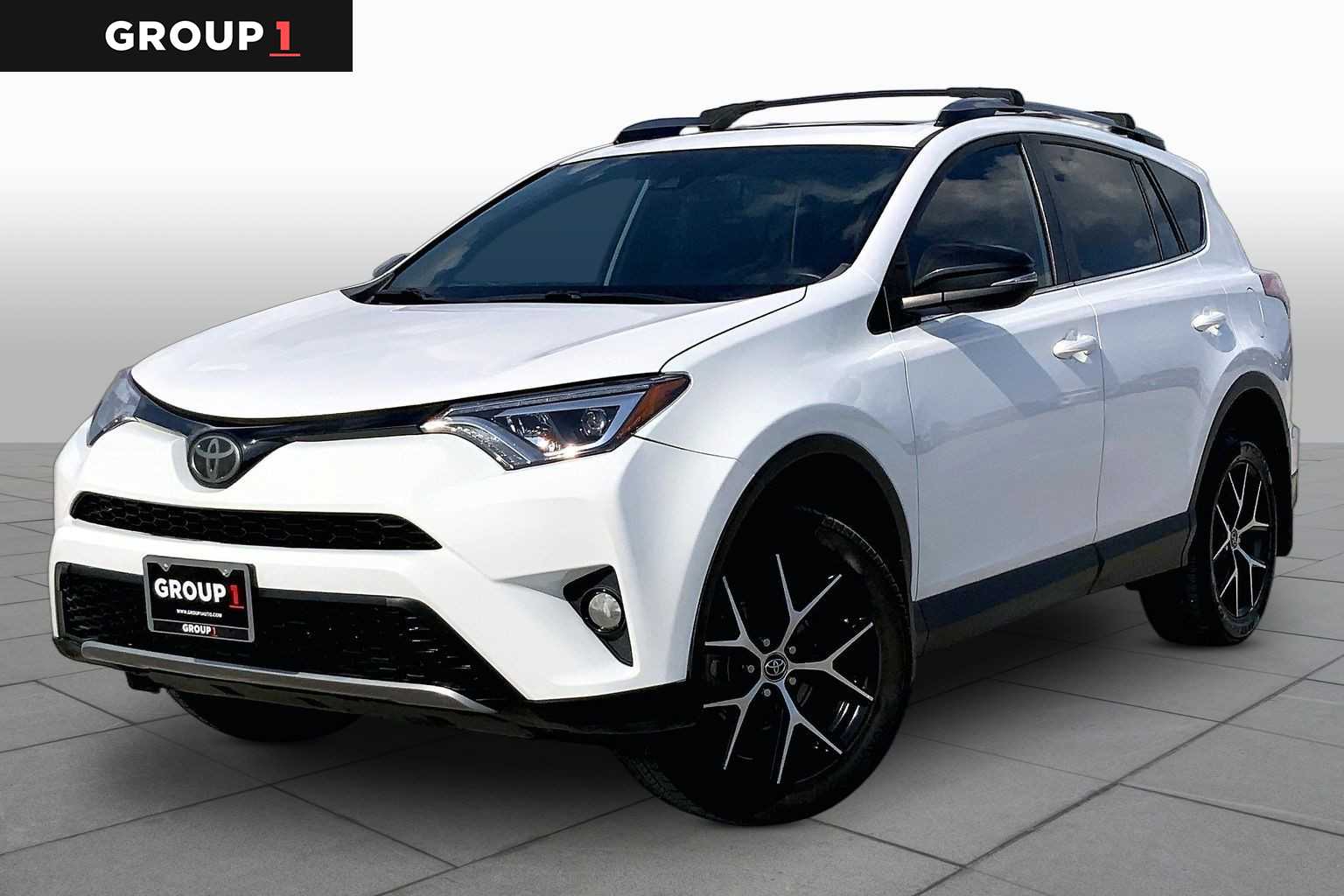 2018 Toyota RAV4 SE Super White at Turner Chevrolet