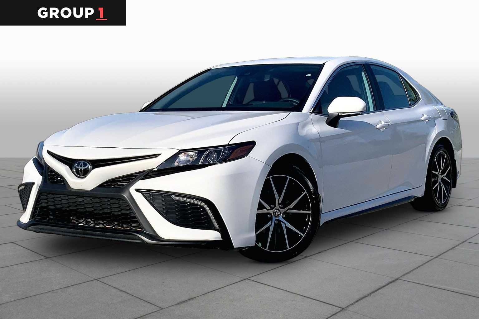 2023 Toyota Camry SE Ice Cap at Group 1 Toyota Southwest
