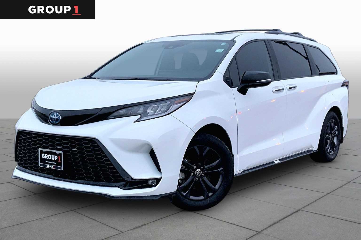 2025 Toyota Sienna XSE Ice Cap at Group 1 Toyota Southwest