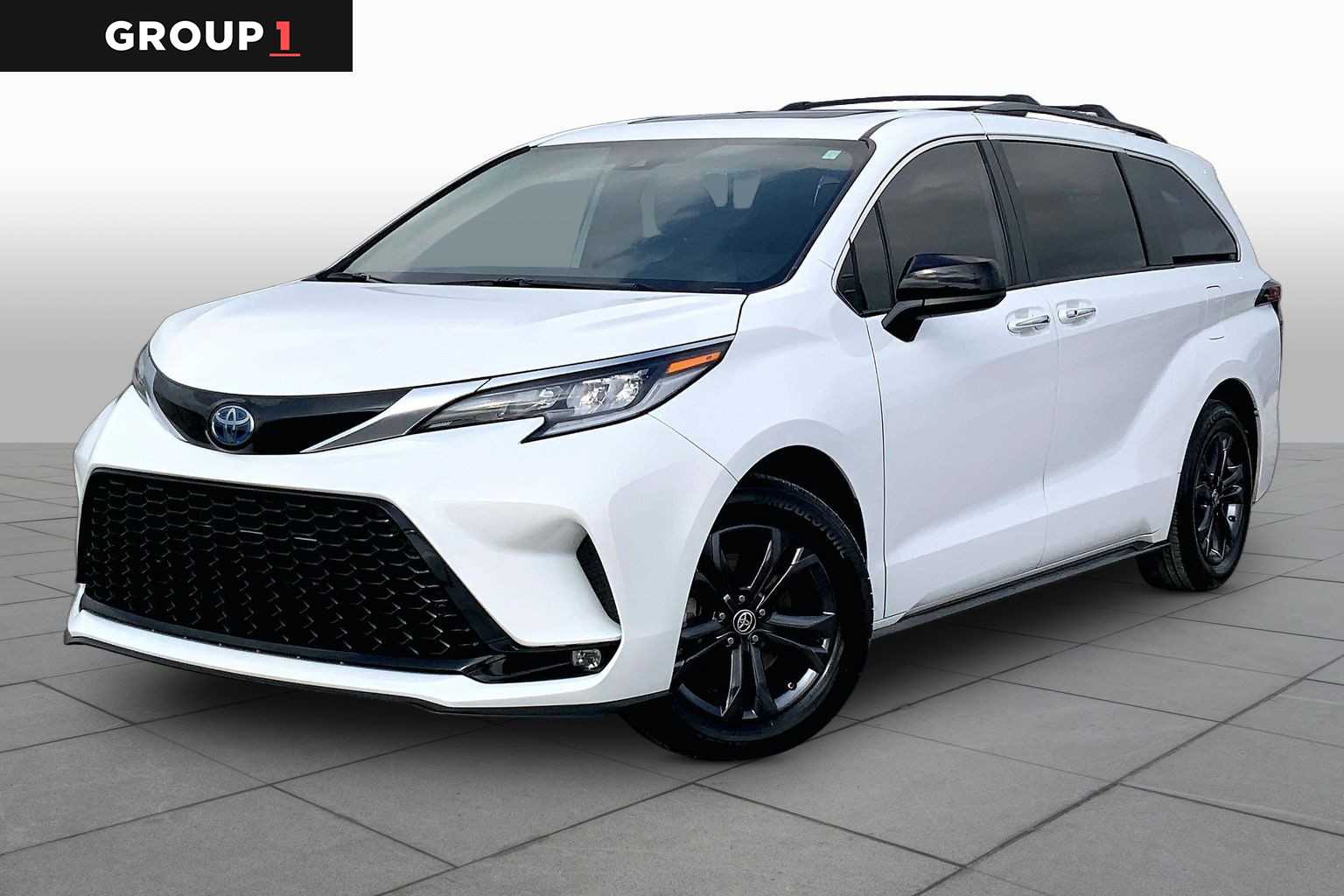 2023 Toyota Sienna XSE Ice Cap at Group 1 Toyota Southwest