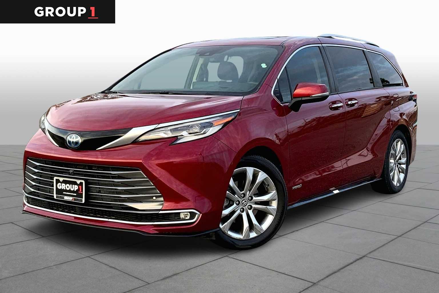 2021 Toyota Sienna Platinum Ruby Flare Pearl at Westside Kia