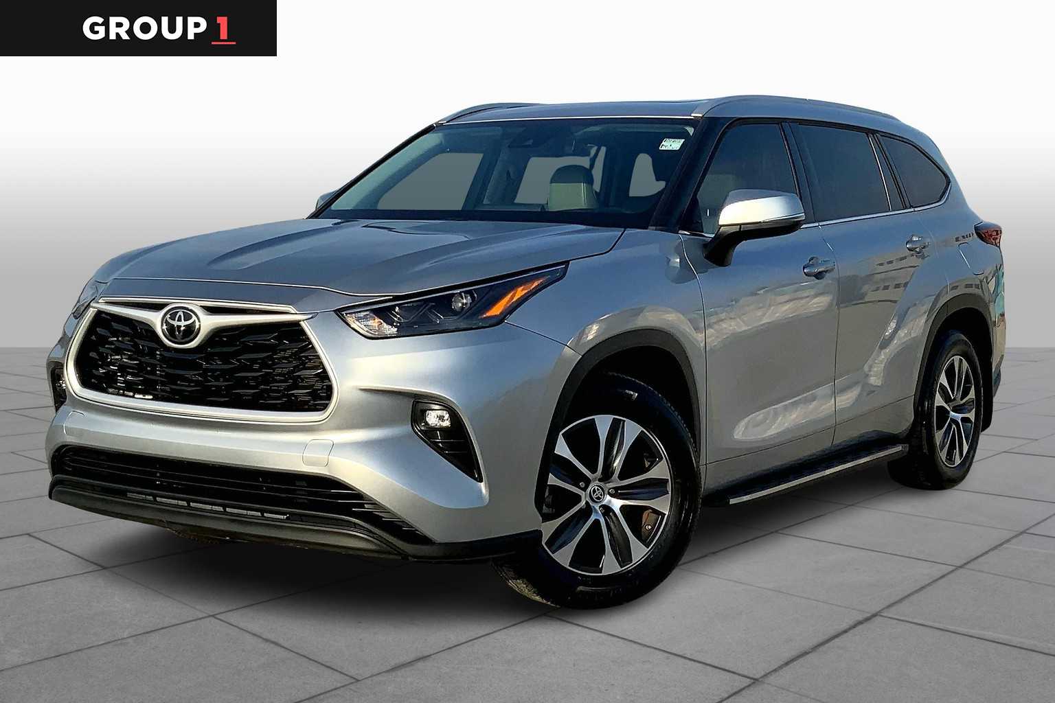 2022 Toyota Highlander XLE Celestial Silver Metallic at AutoNation Toyota Gulf Fwy
