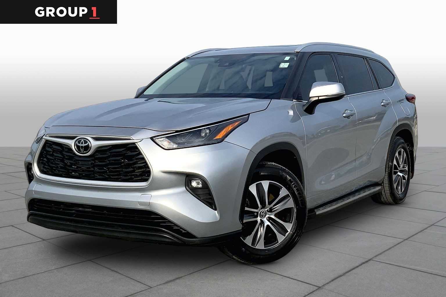 2022 Toyota Highlander XLE Celestial Silver Metallic at Group 1 Toyota Southwest