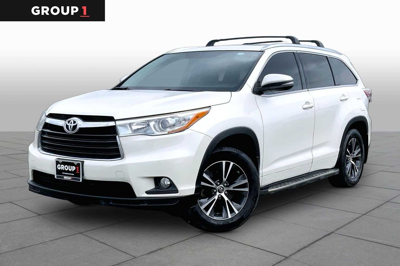 2016 Toyota Highlander XLE Blizzard Pearl at AutoNation USA Katy
