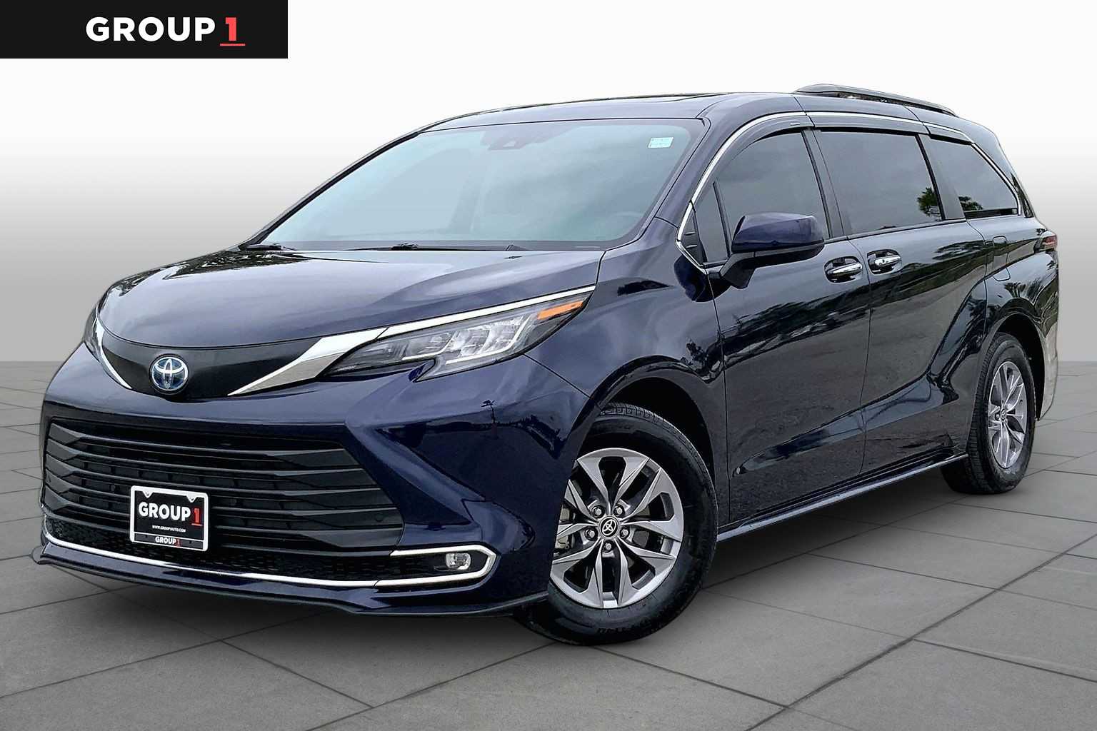 2023 Toyota Sienna XLE Blueprint at Beck & Masten Kia