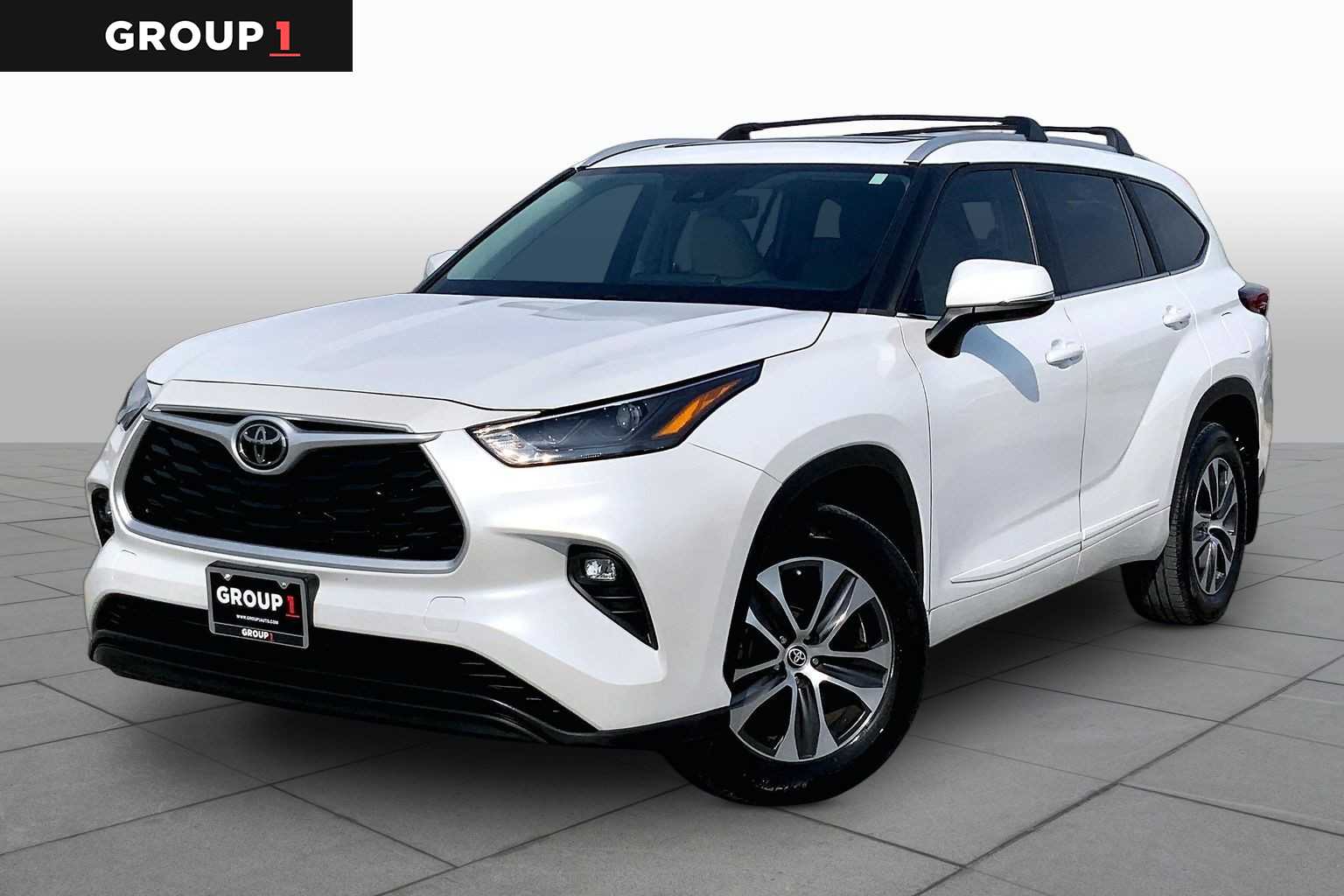 2023 Toyota Highlander XLE Wind Chill Pearl at Group 1 Toyota Southwest