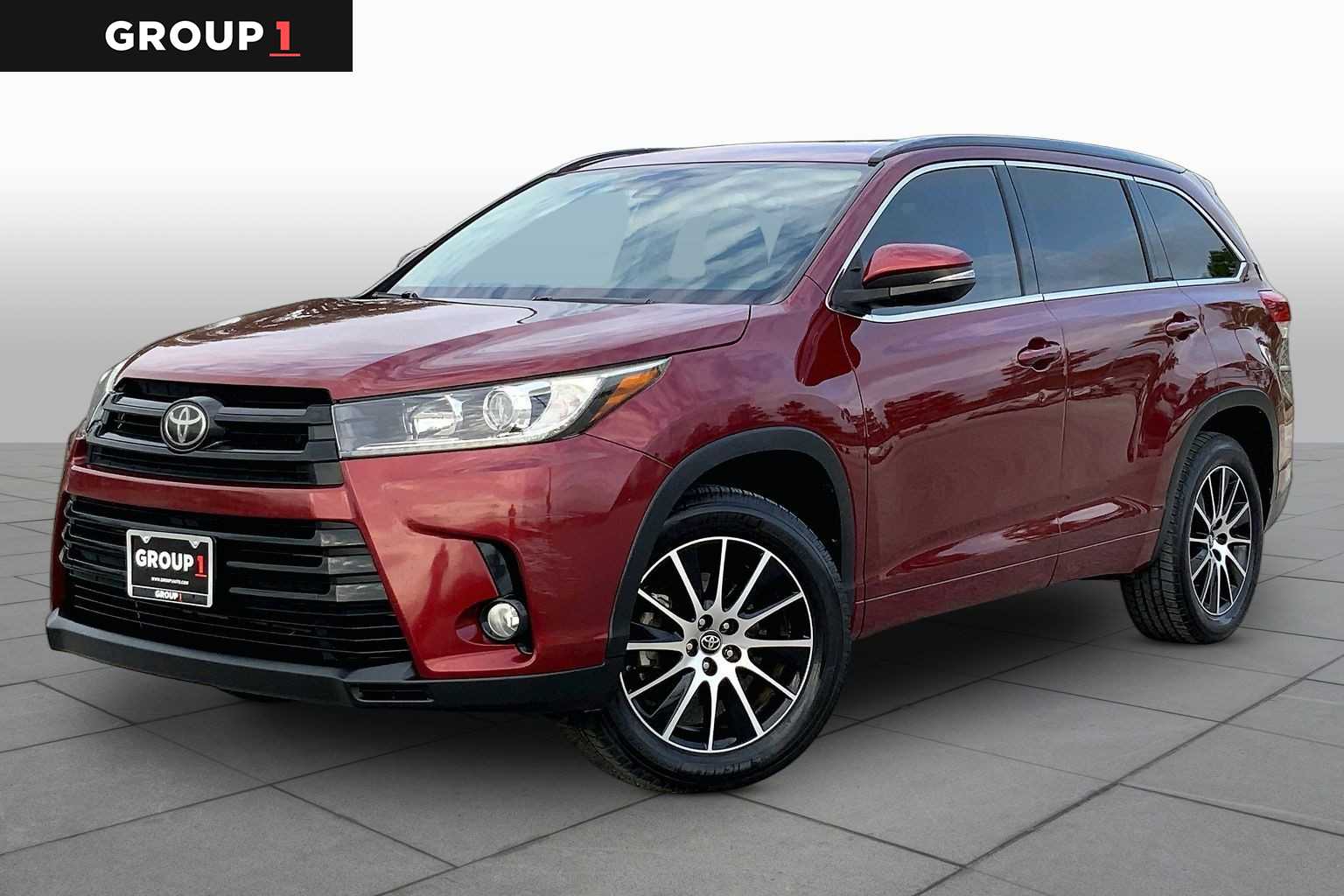 2017 Toyota Highlander SE Salsa Red Pearl at AutoNation USA Katy