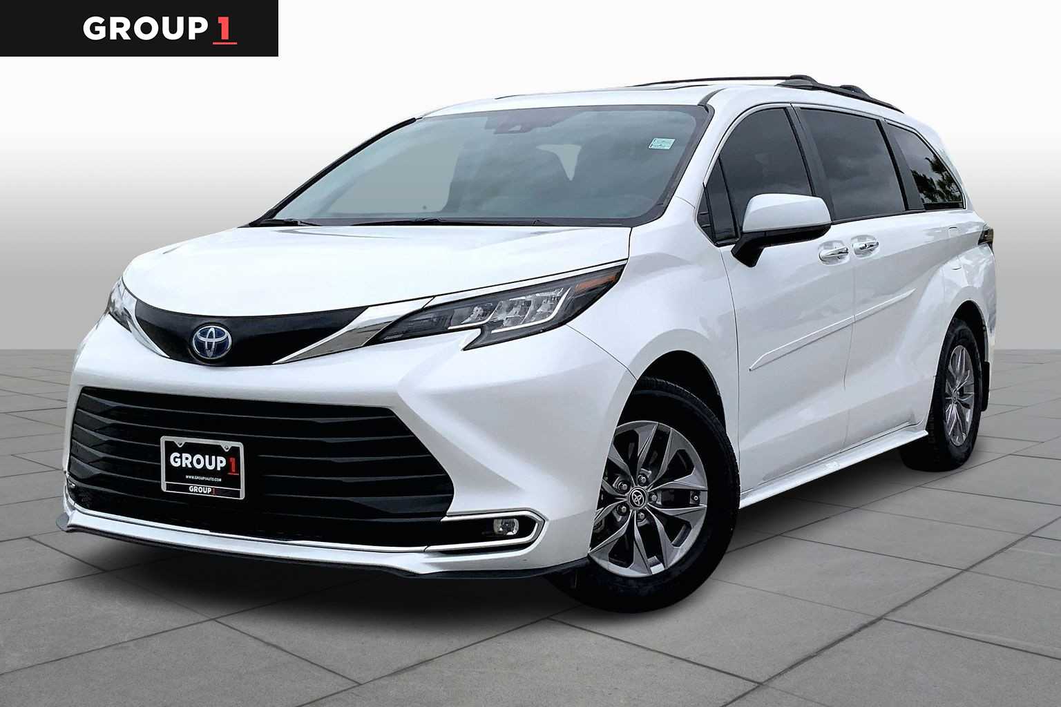 2023 Toyota Sienna XLE 7-Passenger FWD
