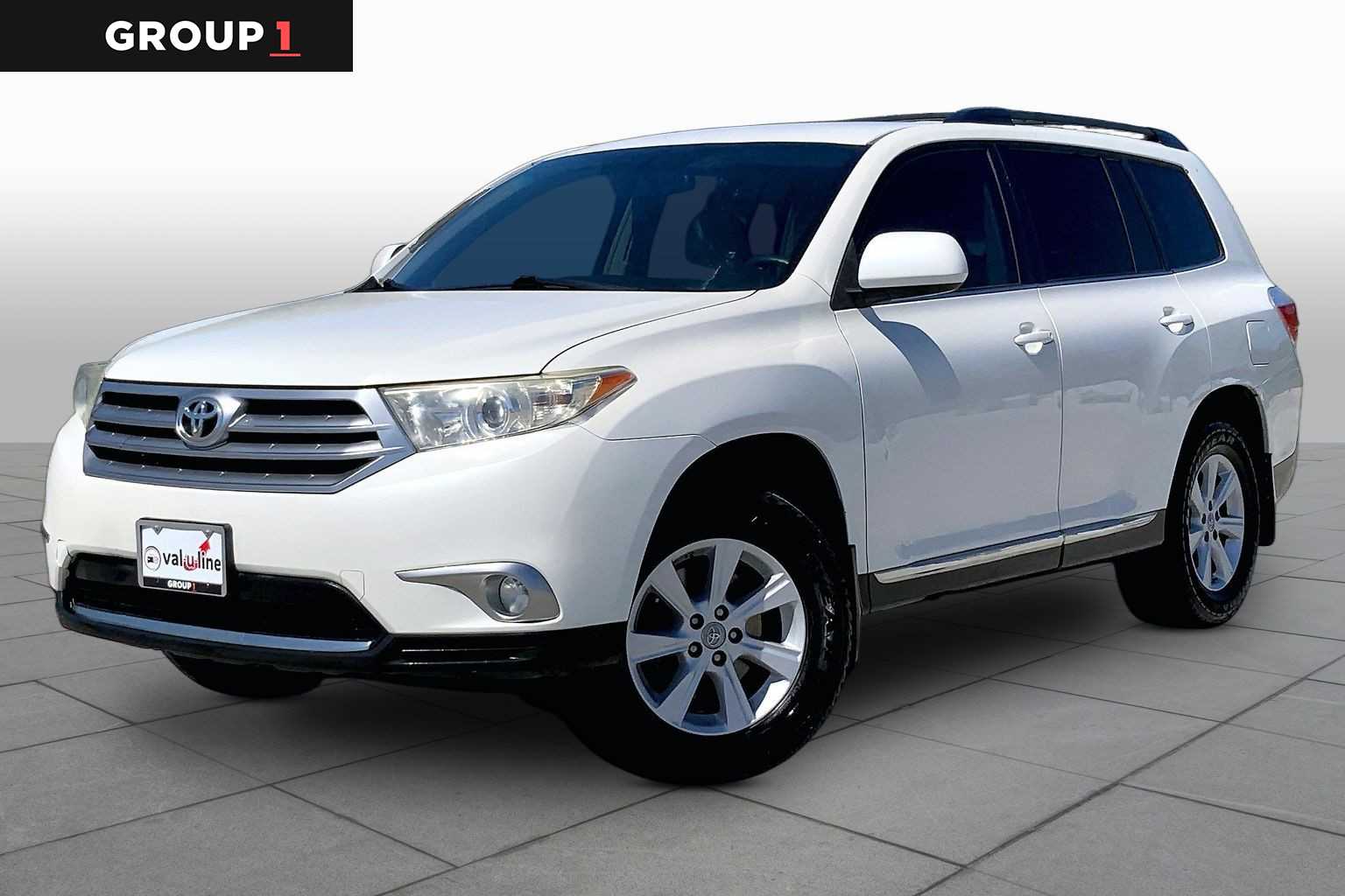 2012 Toyota Highlander  Blizzard Pearl at Mac Haik Ford