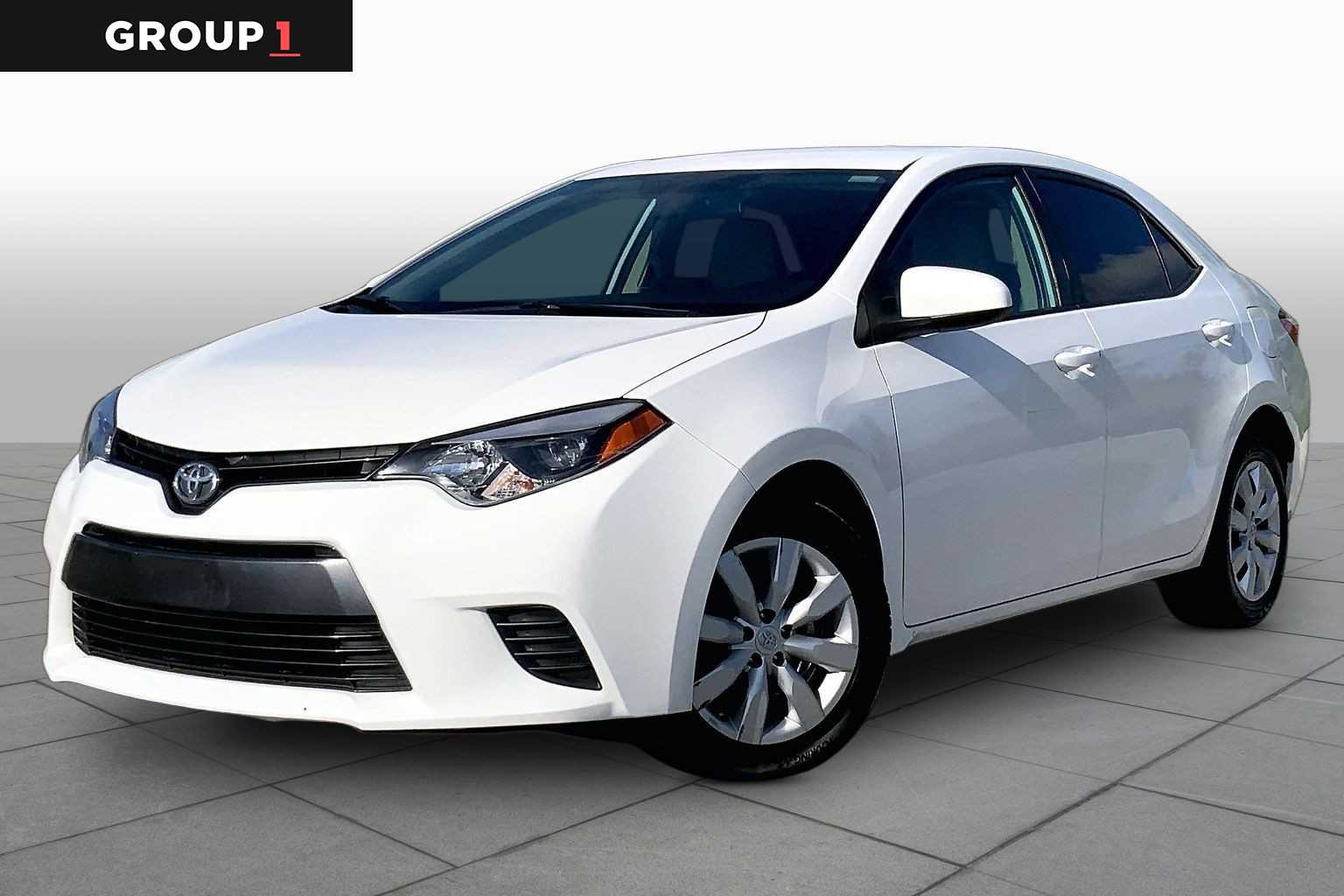 2015 Toyota Corolla LE Super White at AutoNation USA Houston