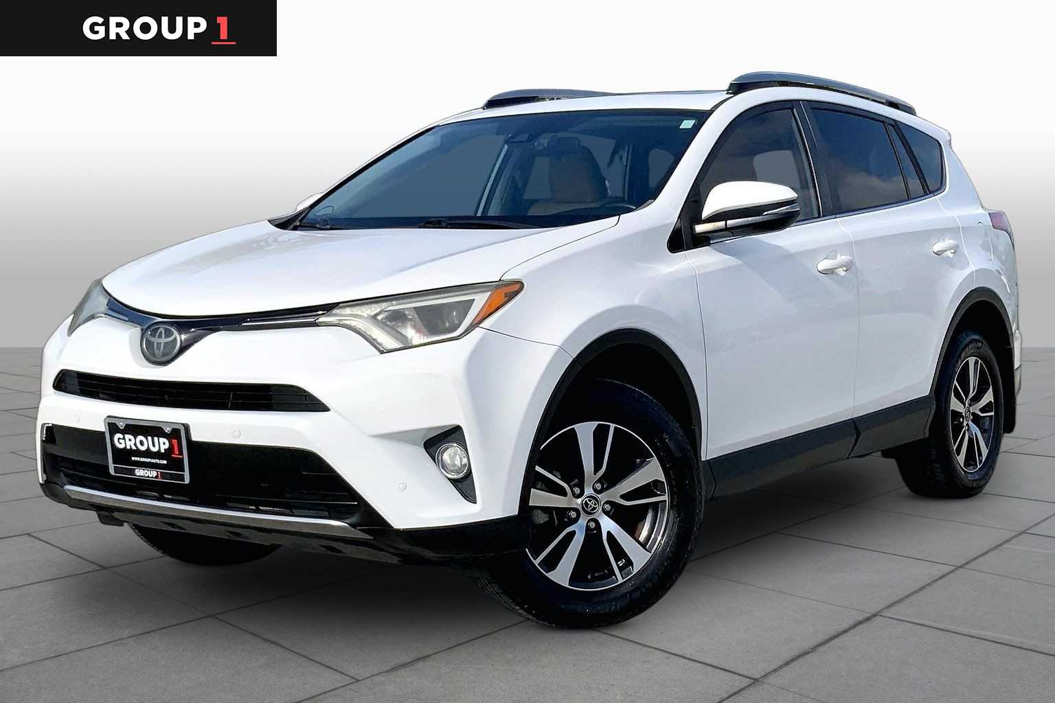 2018 Toyota RAV4 XLE Super White at Group 1 Toyota Southwest
