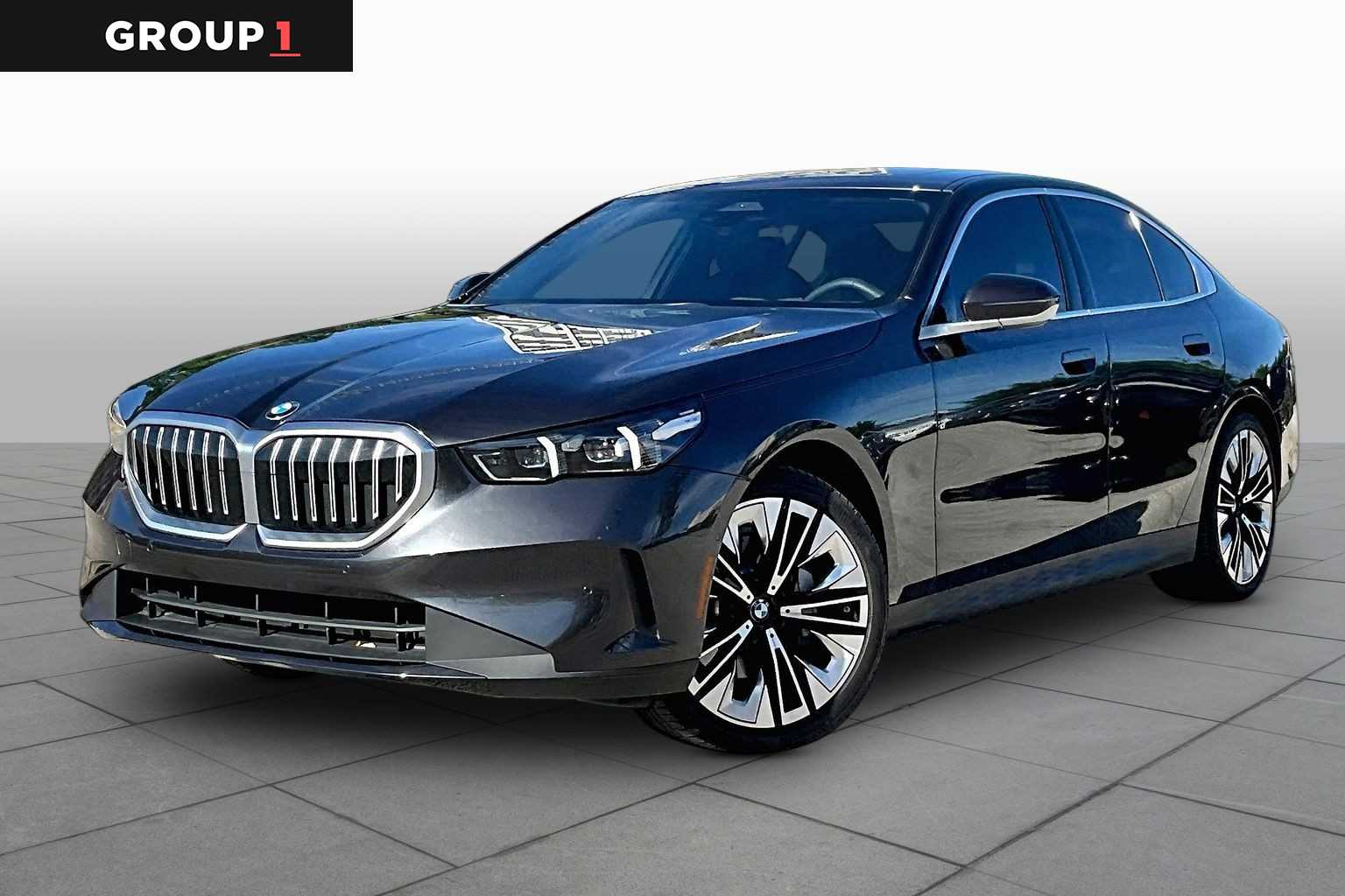 Gray (Dark Graphite Metallic) 2026 BMW 5 Series 530i RWD Sedan Rear-Wheel Drive 8-Speed Automatic