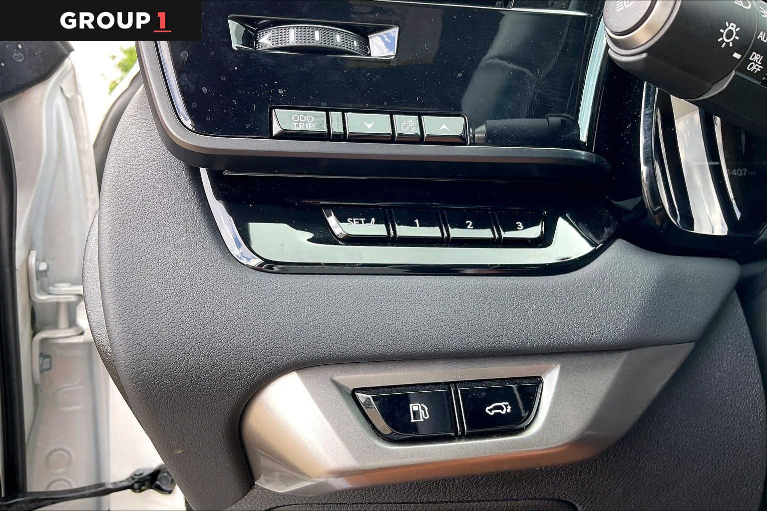 2025 Lexus RX 350 photo 33 of 34