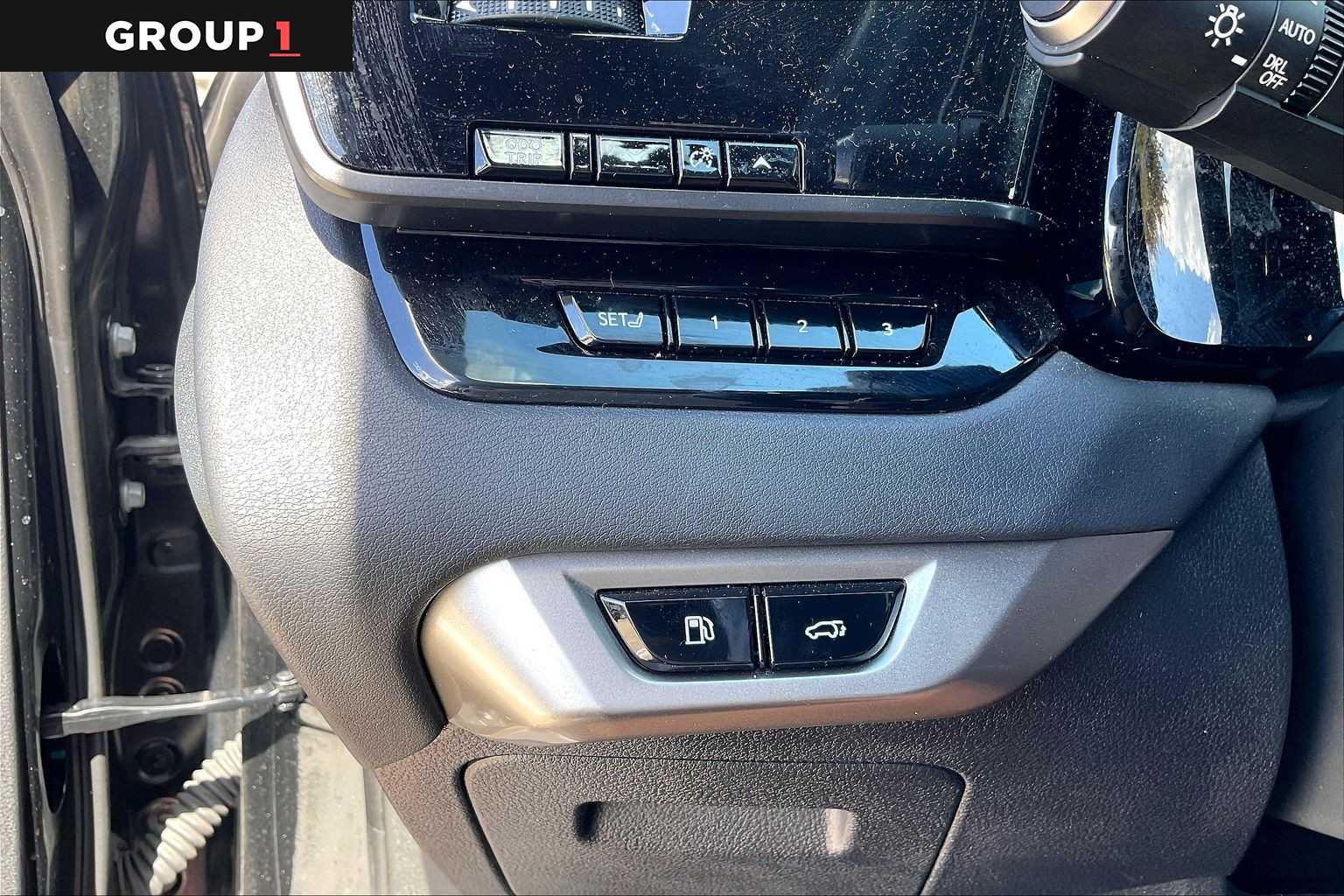 2023 Lexus RX 350 photo 33 of 34