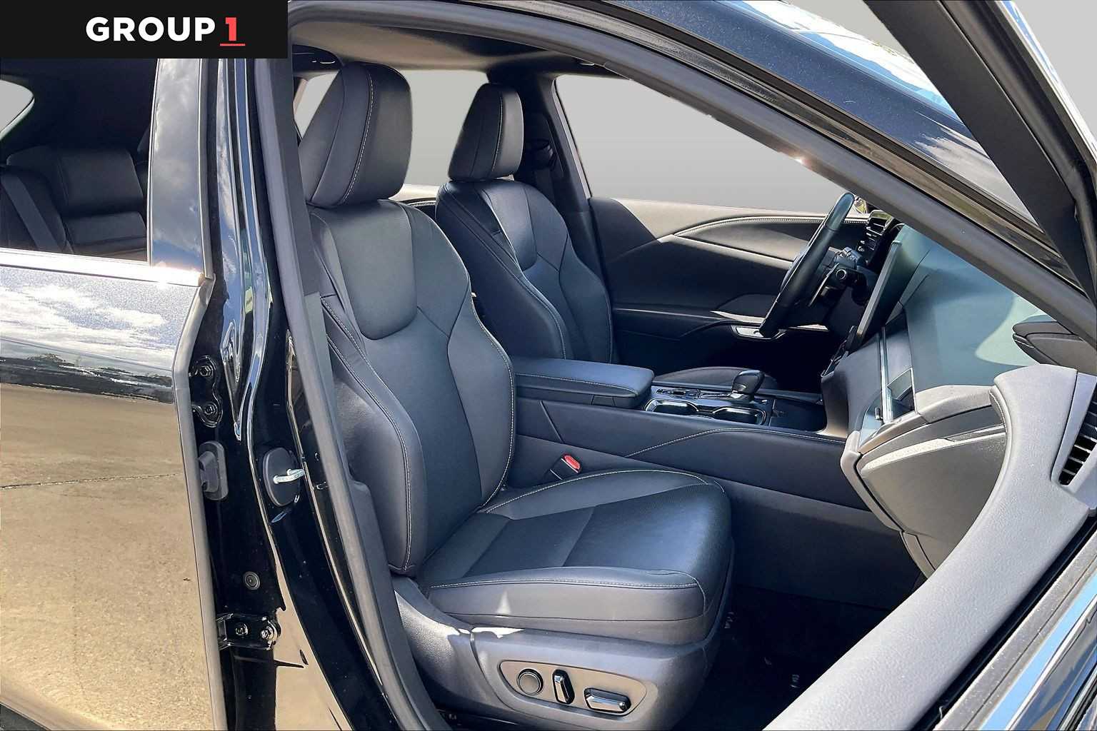 2023 Lexus RX 350 photo 8 of 34