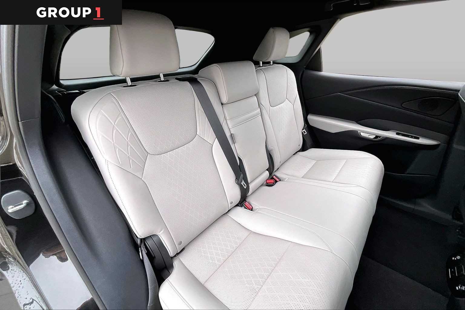 2026 Lexus RX 350 photo 17 of 34