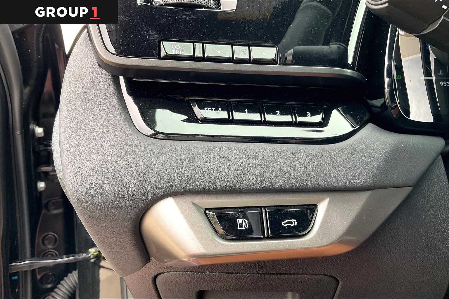 2026 Lexus RX 350 photo 33 of 34