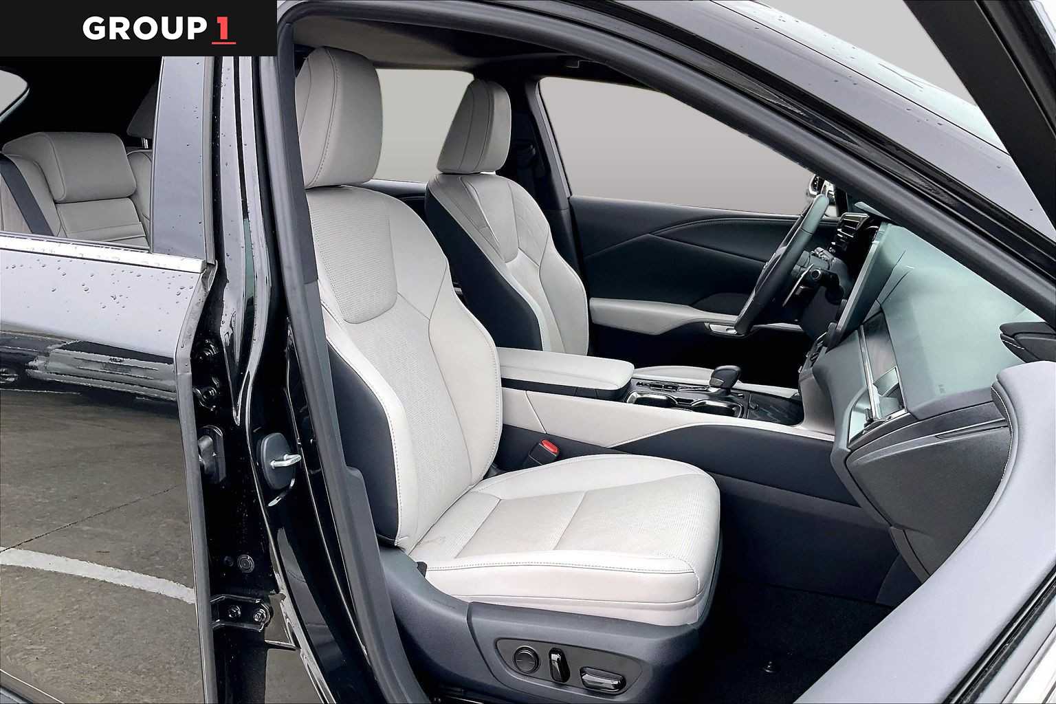 2026 Lexus RX 350 photo 8 of 34