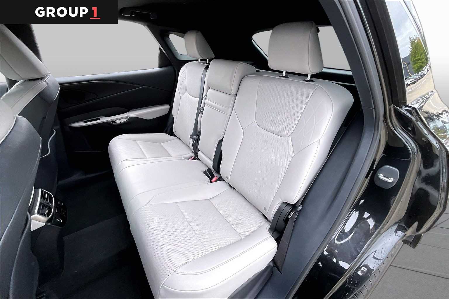 2026 Lexus RX 350 photo 18 of 34