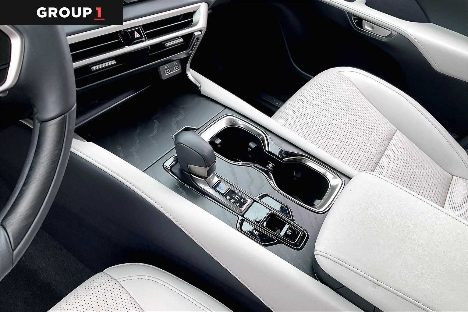 2026 Lexus RX 350 photo 14 of 34