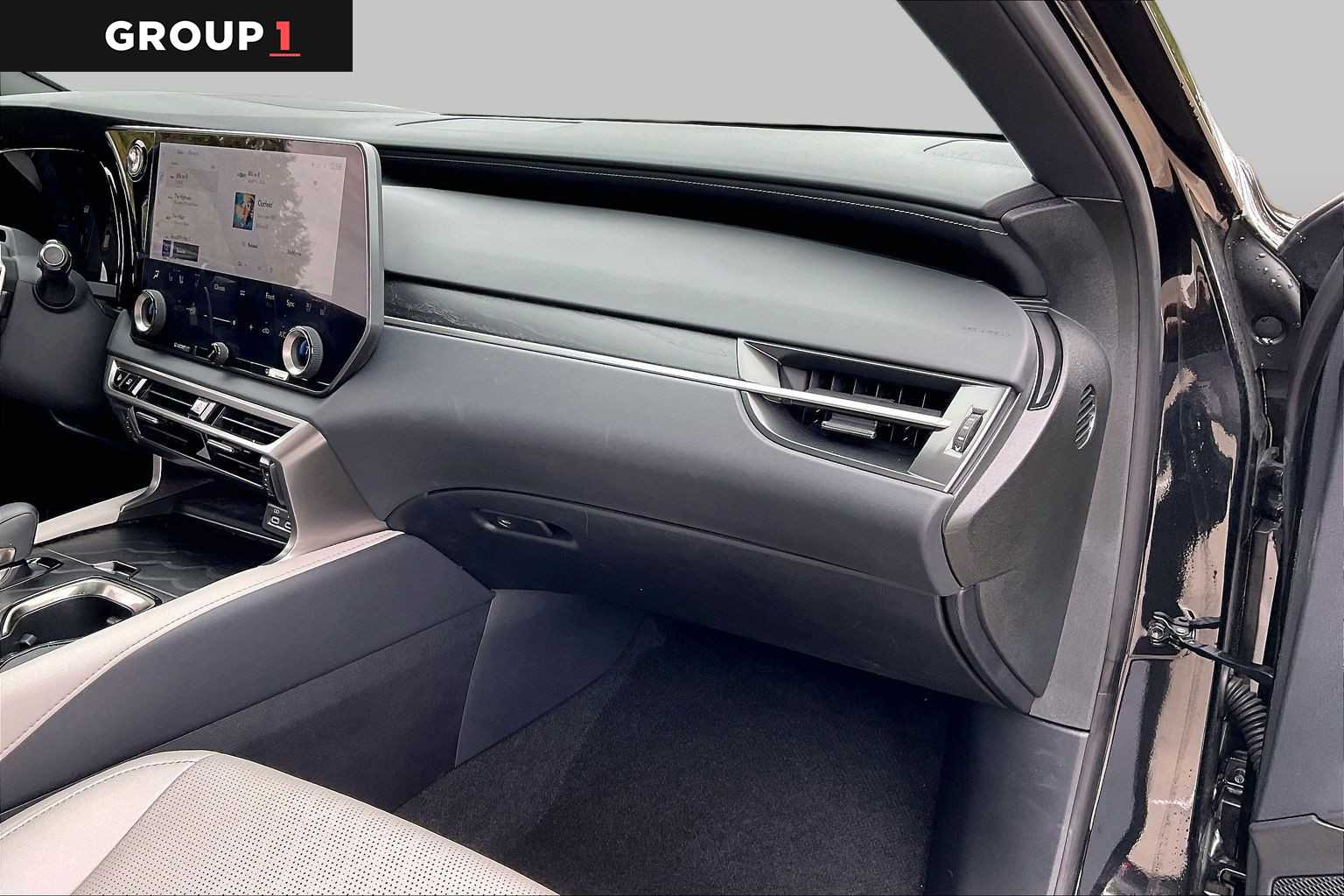 2026 Lexus RX 350 photo 16 of 34