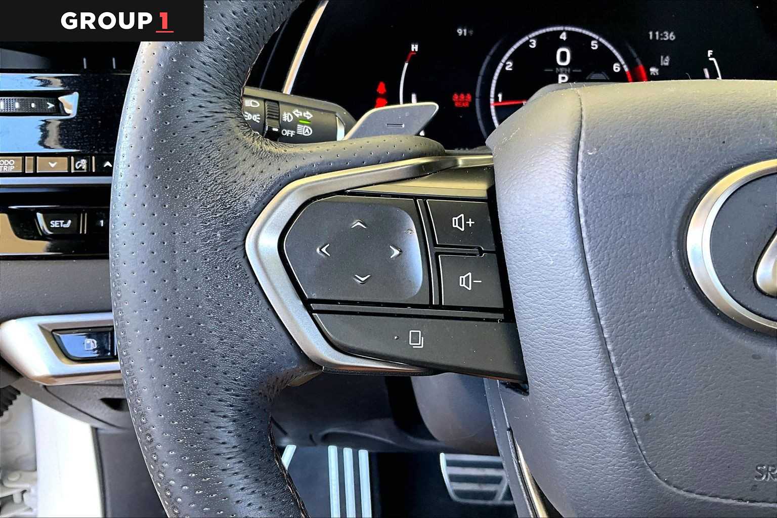 2024 Lexus RX 350 photo 22 of 35